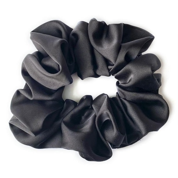 NWT Scunci Oversized Black Ultra-Volume Scrunchie - Picture 2 of 3
